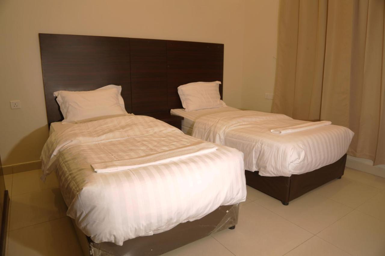 Spacious Apartments At Basla St 3 Mins From King Fahd Stadium Riyadh Exterior photo